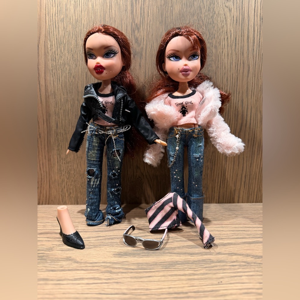 Bratz twinz Roxxi and Phoebe Fashion Dolls with Stylish Outfits and Accessories